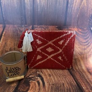 SOLD!Francesca’s knit clutch pouch Bag NWT